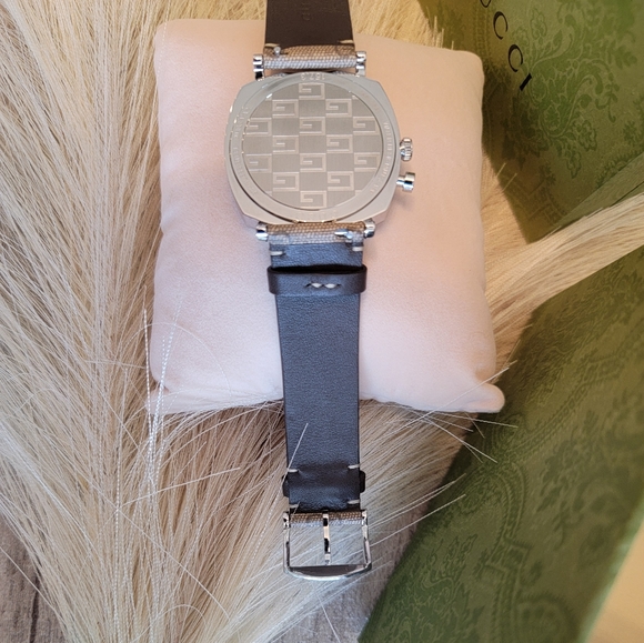 Gucci Watch - Picture 2 of 11